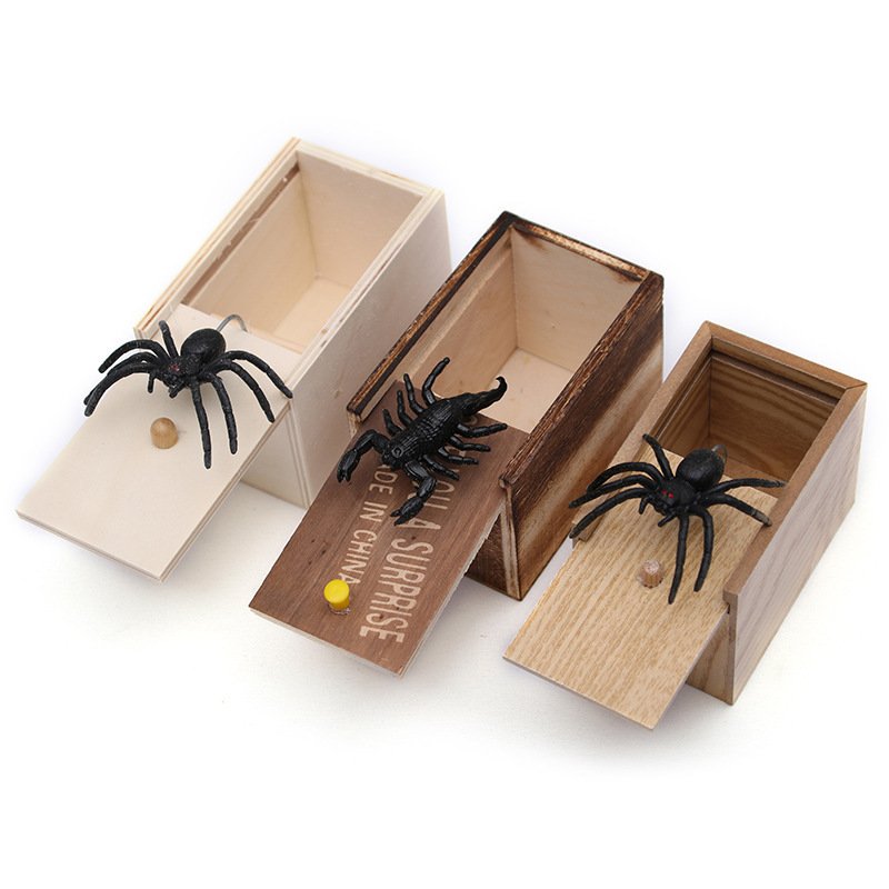 1814501550911.jpg Prank Spider Wooden Scare Box Trick Play Joke Lifelike Surprise April Fools' Day Funny Novelty Toys Gags Practical Gifts - Imagen 9